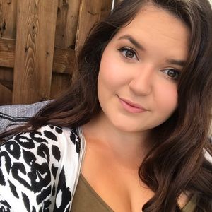 Meet your Posher, Abby